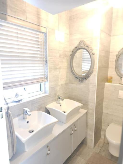 Cape Town, Sea Point, Beautiful 2 Bedroom Apartment @Tucked Away المظهر الخارجي الصورة